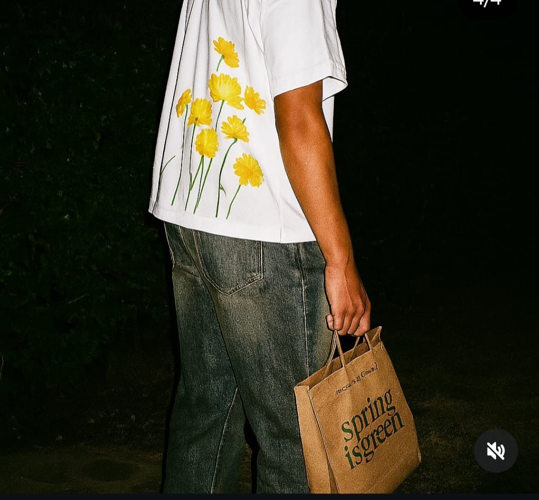 Floral spring tee - 303 - spring is green